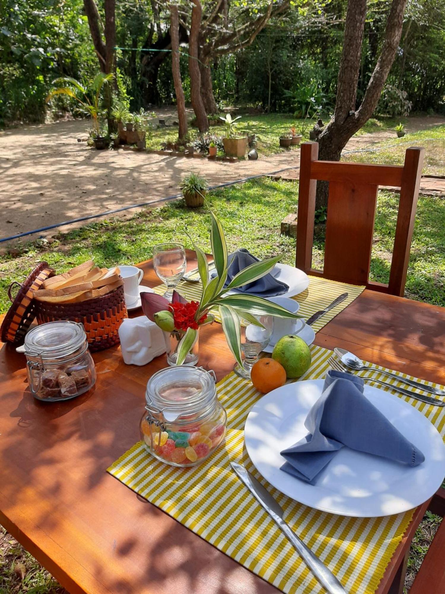 Hotel Chanara Sigiriya Exterior photo